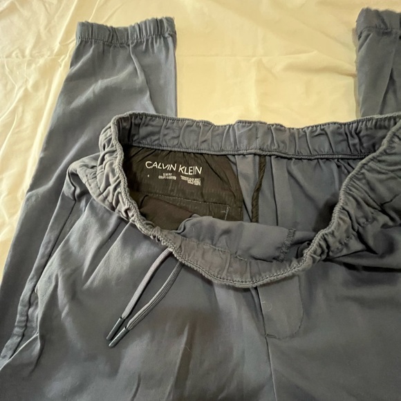 Calvin Klein Move 360 Woven Joggers - Picture 8 of 10